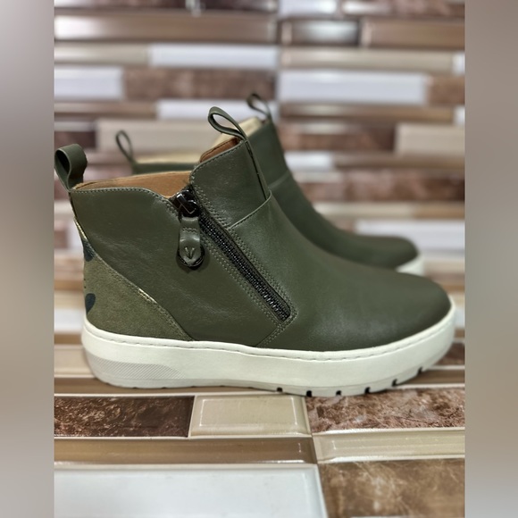 NWB VIONIC WOMENS
BRINKELY BOOTIE SZ 5 - Picture 9 of 14